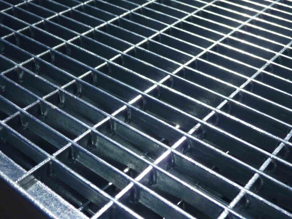 Прессованный настил 400х1000 мм 33х33 мм 30x3 мм ТУ 25.11.23-015-57099372-2018