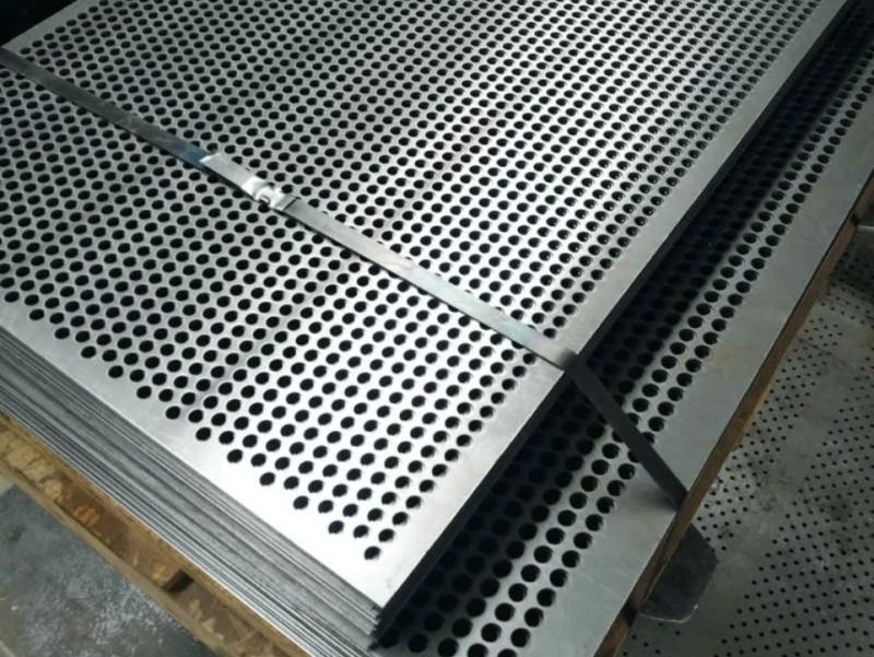 Стальной перфорированный лист Qd 0.4 мм 8 мм 14 мм Ст3пс ГОСТ 19903-2015